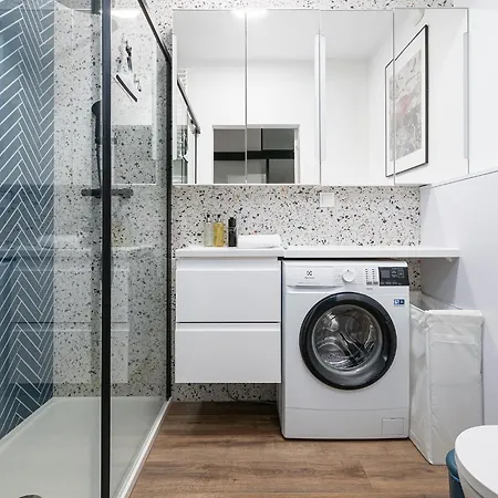 Rentplanet - Wola Apartment Warschau